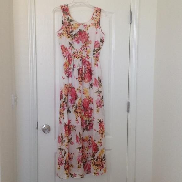 NWT maxi dress -M