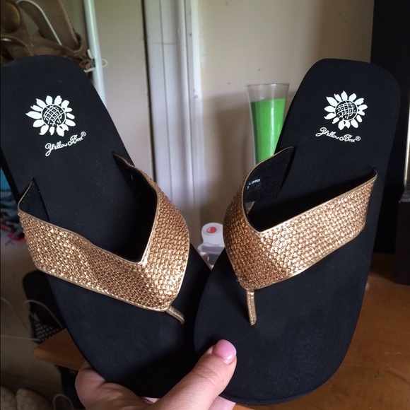 Yellow box flip flops size 7