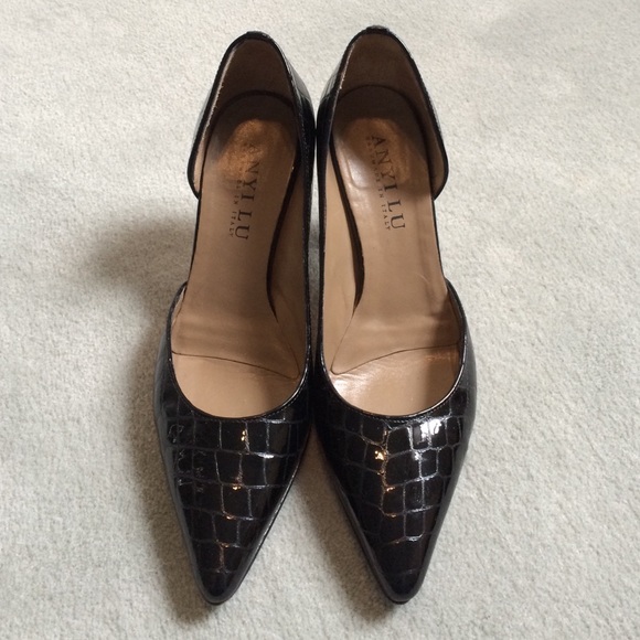 Anyi Lu Shoes - 🎉SALE🎉ANYI LU patent leather Italian pumps!
