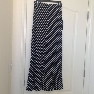 NWT maxi skirt - M