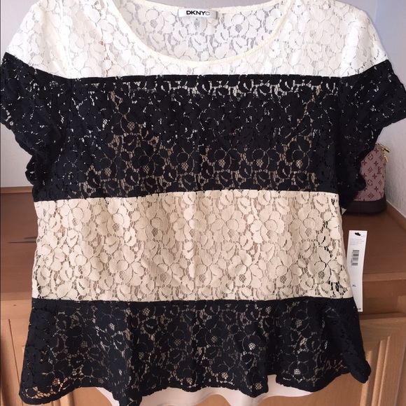 NEW DKNYC blouse