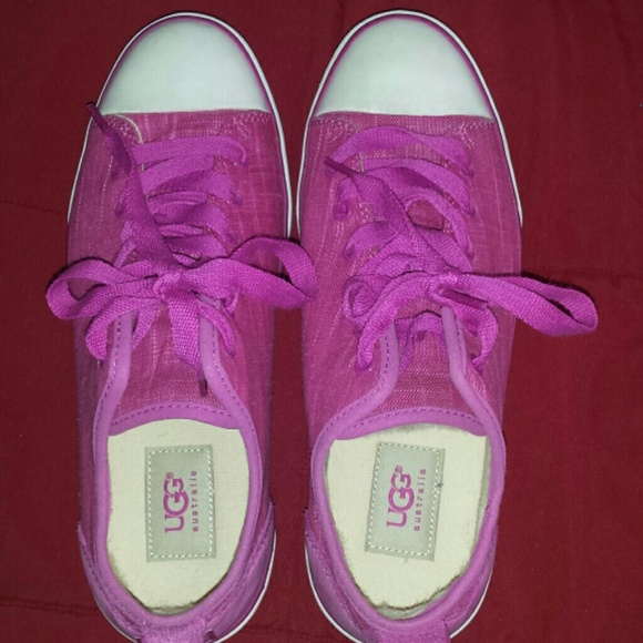 Womens uggs size 8
