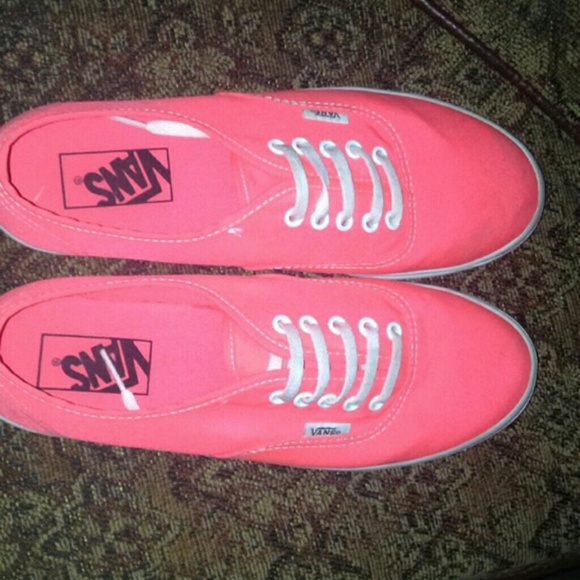 Vans hot pink shoes
