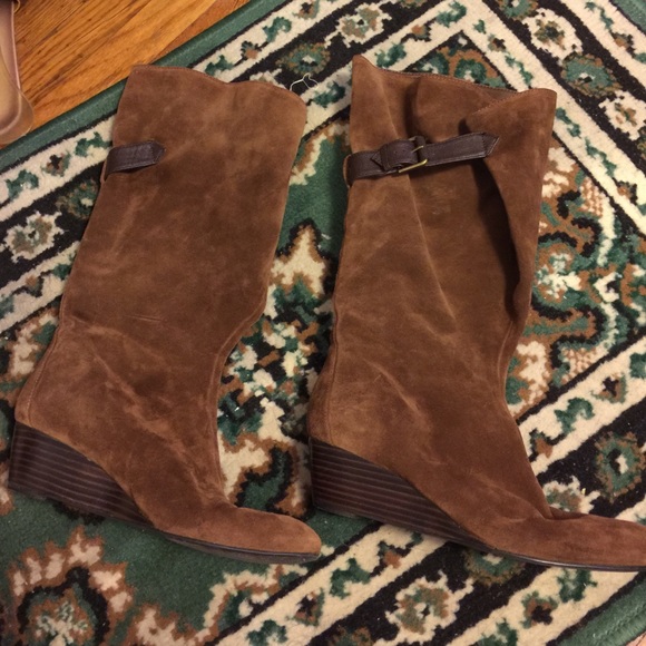 Boots - Picture 2 of 4