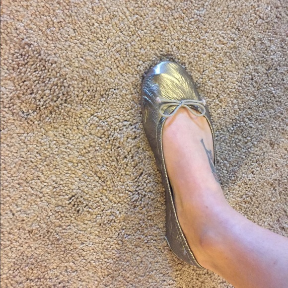 NWOT Fast flats size 7.5 with wristlet - Picture 1 of 3