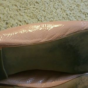 Additional photosNude flats