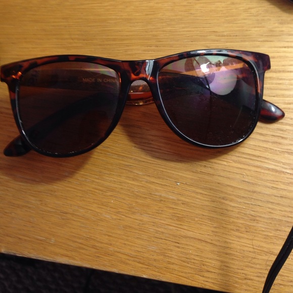 sunglasses - Picture 4 of 4