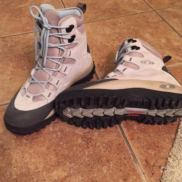 Salomon boots women's size 7.5