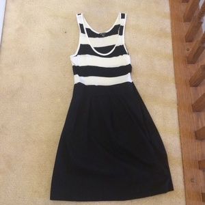 Black and white short guess dress