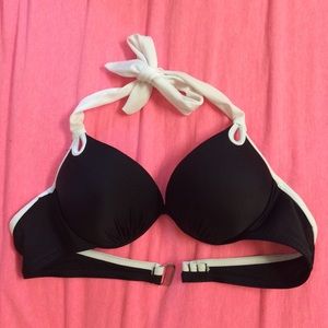 NEVER BEEN WORN Black and white pushup bikini top!