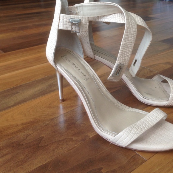 BCBG Beige heel size 8