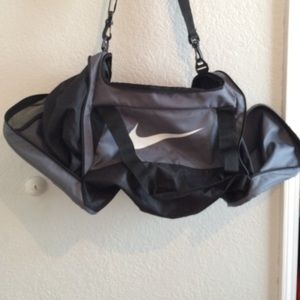 BRAND NEW NIKE duffle bag