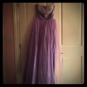 Lilac strapless prom dress
