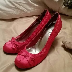 Hot Pink Pulse Pumps