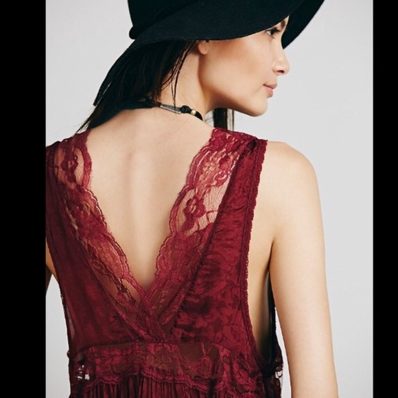 💜bundled Free People v neck lace cami in burgundy - Picture 4 of 4