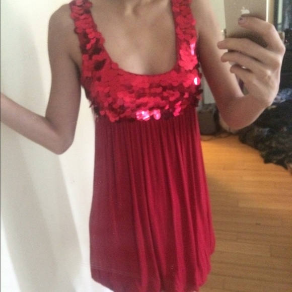 Red dress with sequins - Picture 1 of 2
