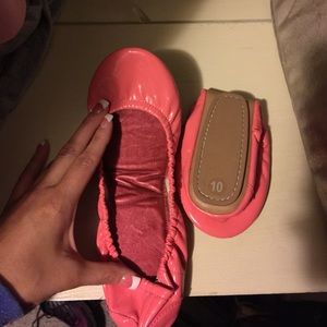Gap fold up ballet flats