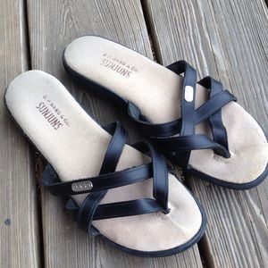 Classic black strappy Bass sandal