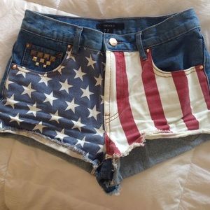 🇺🇸American flag high rise shorts 🎉