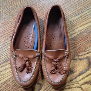 Light brown Sperry Top-Siders with tassels ⚓️