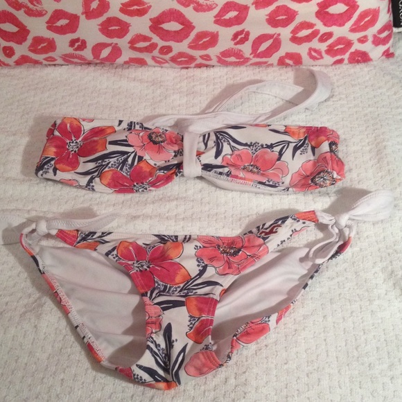 Hollister bathing suit