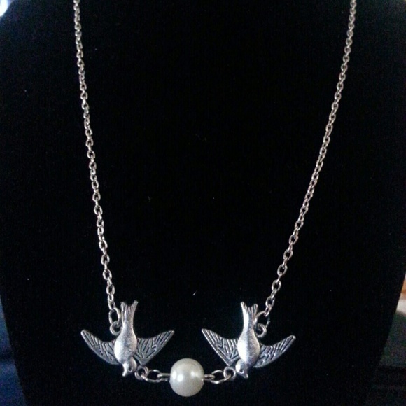 Silvertone Bird and Pearl Necklace