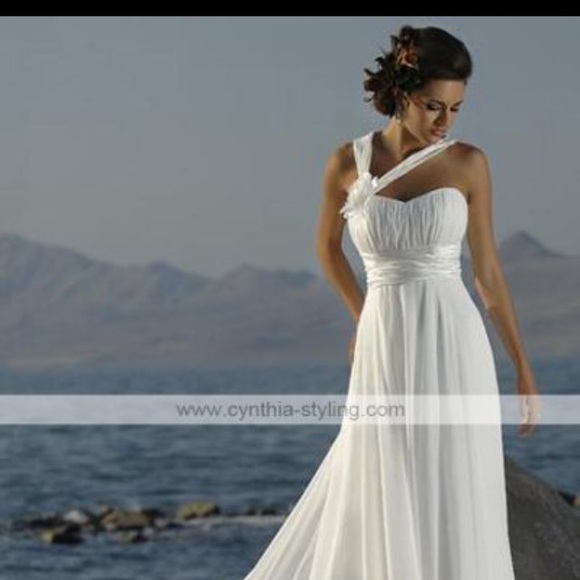 Beach white  wedding dress.