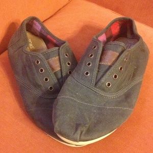 TOMS men's size 11 - Navy Slip-on