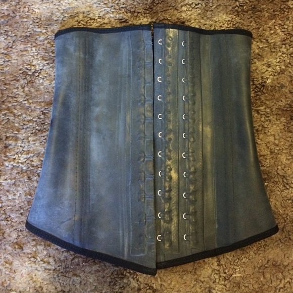 Waist Trainer.