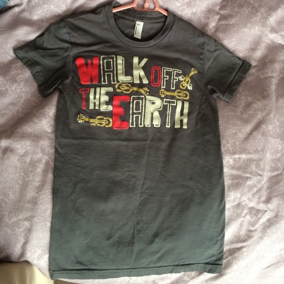Walk off the earth tee