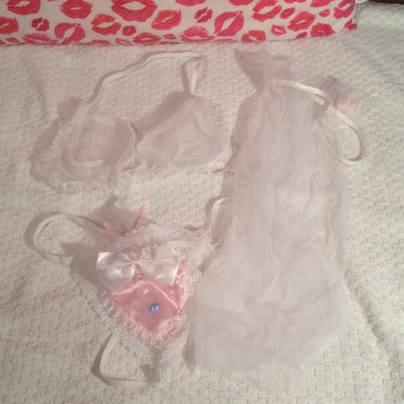 Lingerie set - Picture 1 of 1