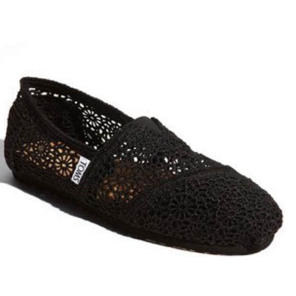 BLACK CROCHET TOMS