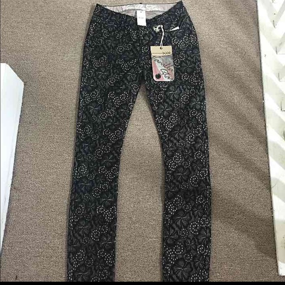 New with tag wetseal jeans