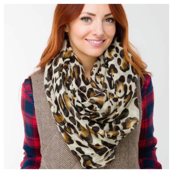 Leopard Scarf - Picture 1 of 1