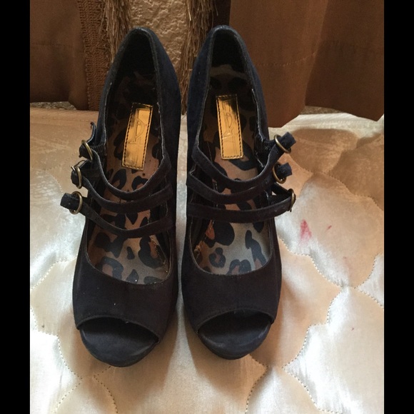 Heels ๐๐ - Picture 2 of 3