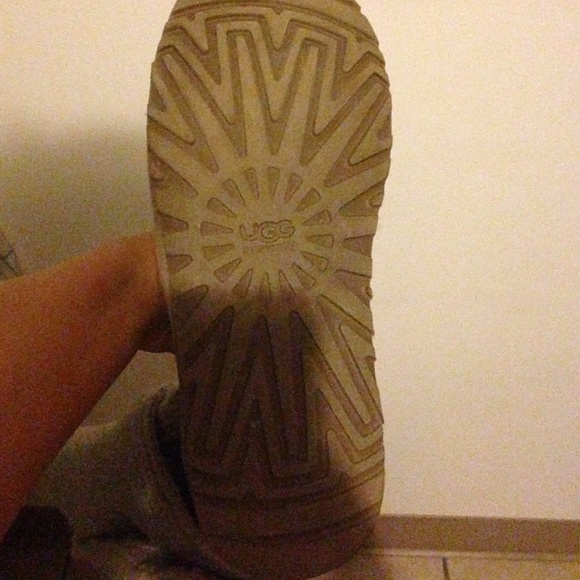 Uggs - Picture 4 of 4