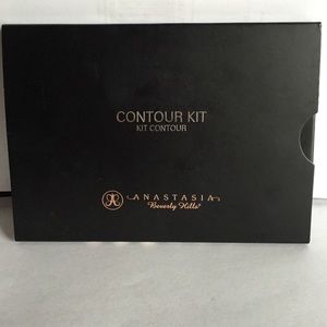 Anastasia Beverly Hills contour kit