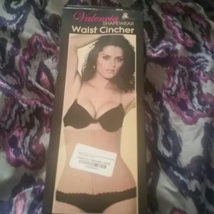 Waist cincher