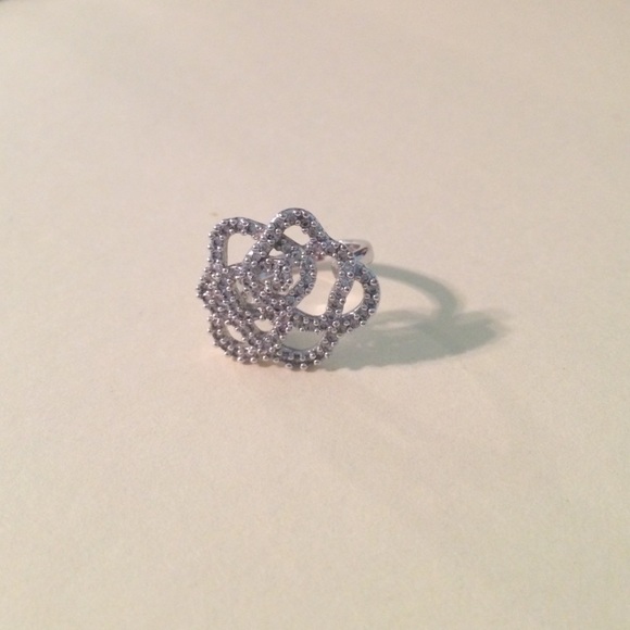 Swarovski crystal ring 🎀