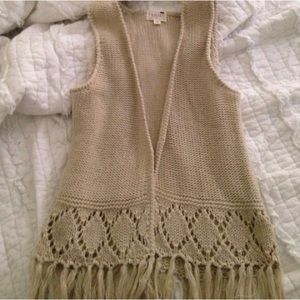 Knitted fringe vest