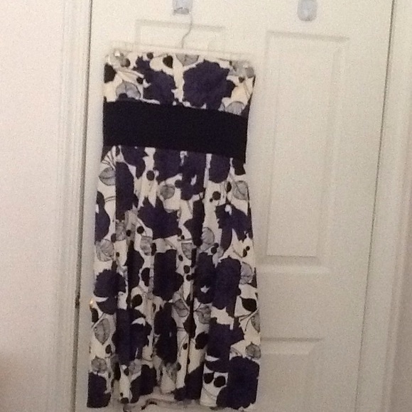 Stunning strapless dress! 💐Just Reduced!