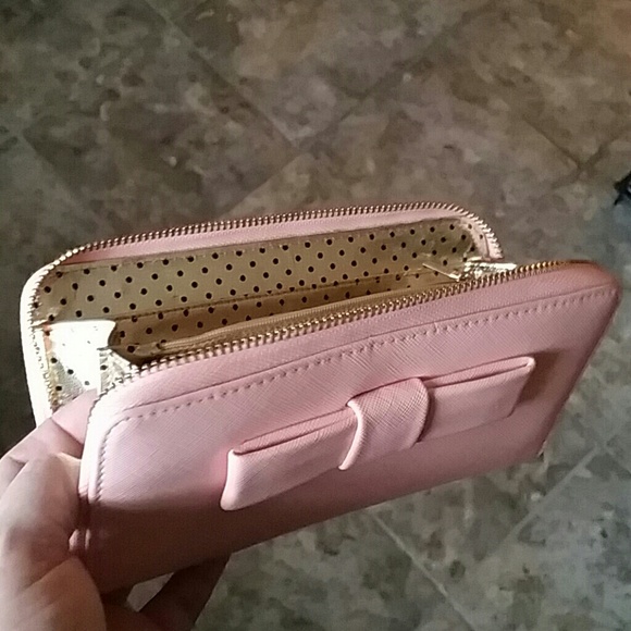 Pink Bow Zippy Wallet