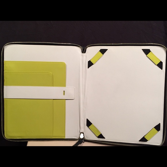 DVF Apple iPad Tablet Leather Zip Case/Cover!! - Picture 2 of 4