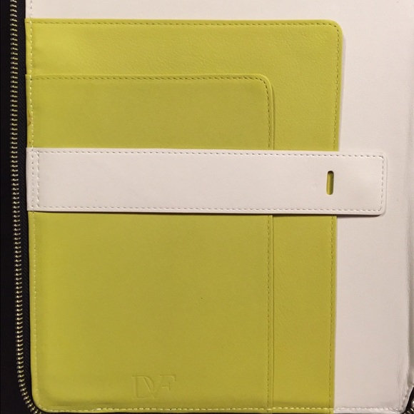 DVF Apple iPad Tablet Leather Zip Case/Cover!! - Picture 3 of 4