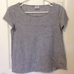 Grey basic tee with pocket
