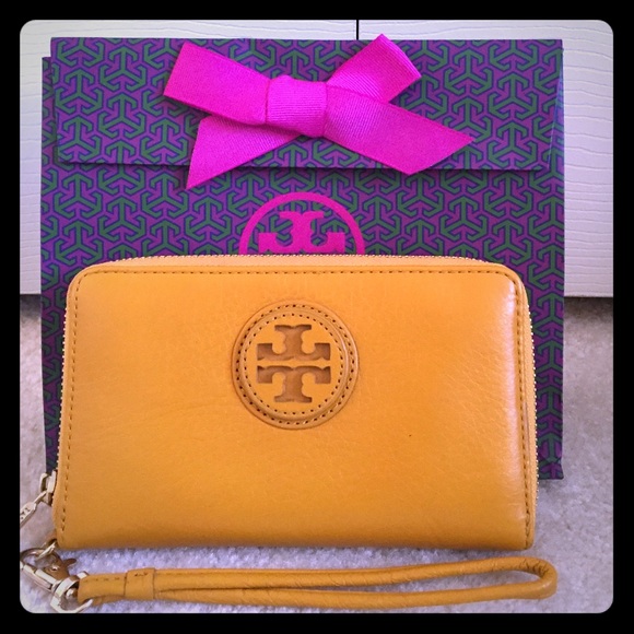 Tory Burch Robinson phone clutch Mustard Yellow