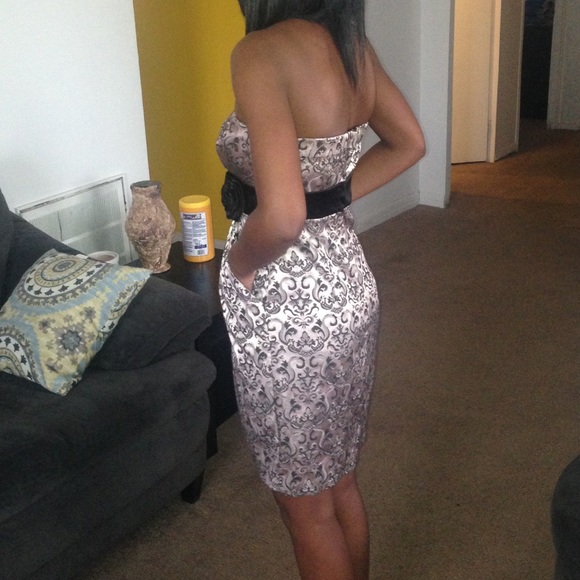 Formal/ Wedding Dress - Picture 2 of 2