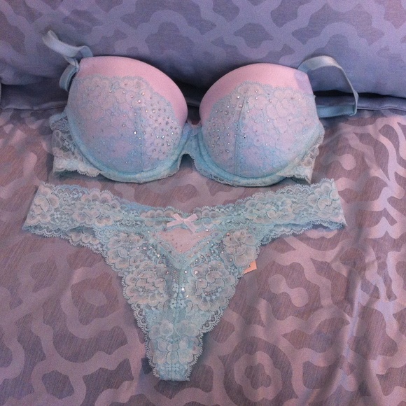 Victoria's Secret Aqua Embellished Bra