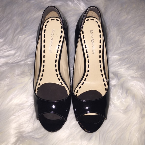 Sz. 8M Enzo Angiolini Black Patent peep toe wedge