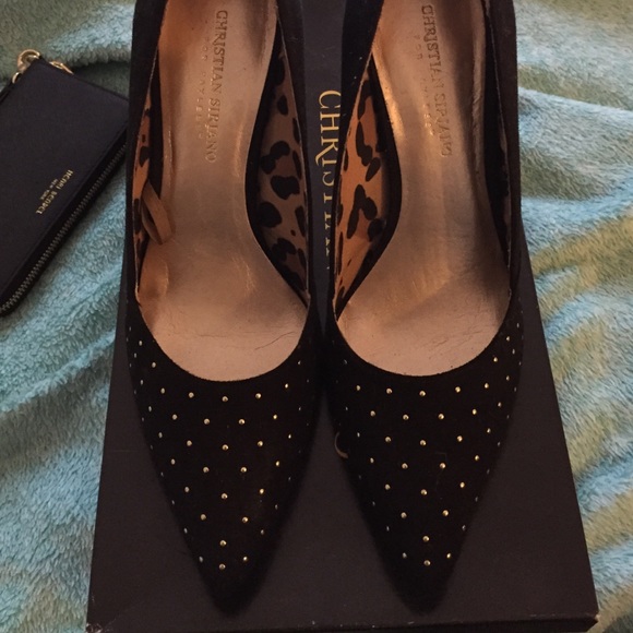 Black & Gold Pumps - Picture 2 of 4